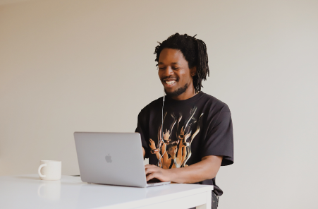 good-faces-DSj40n6beGk-unsplash 1